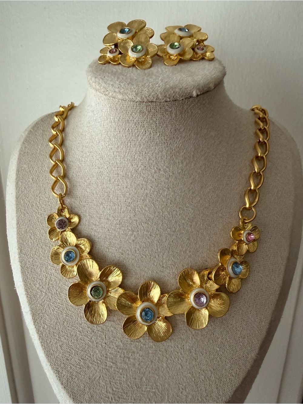 Gold Floral Vintage Crystal Necklace and Earrings Set – Multicolor Accents